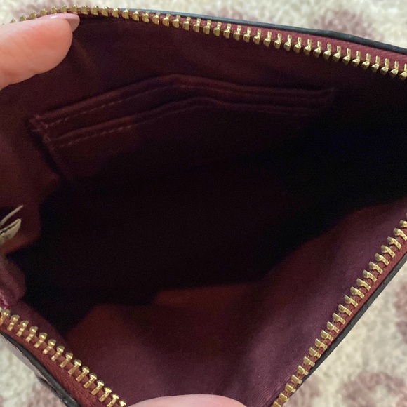 Coach Clutch - Picture 4 of 4